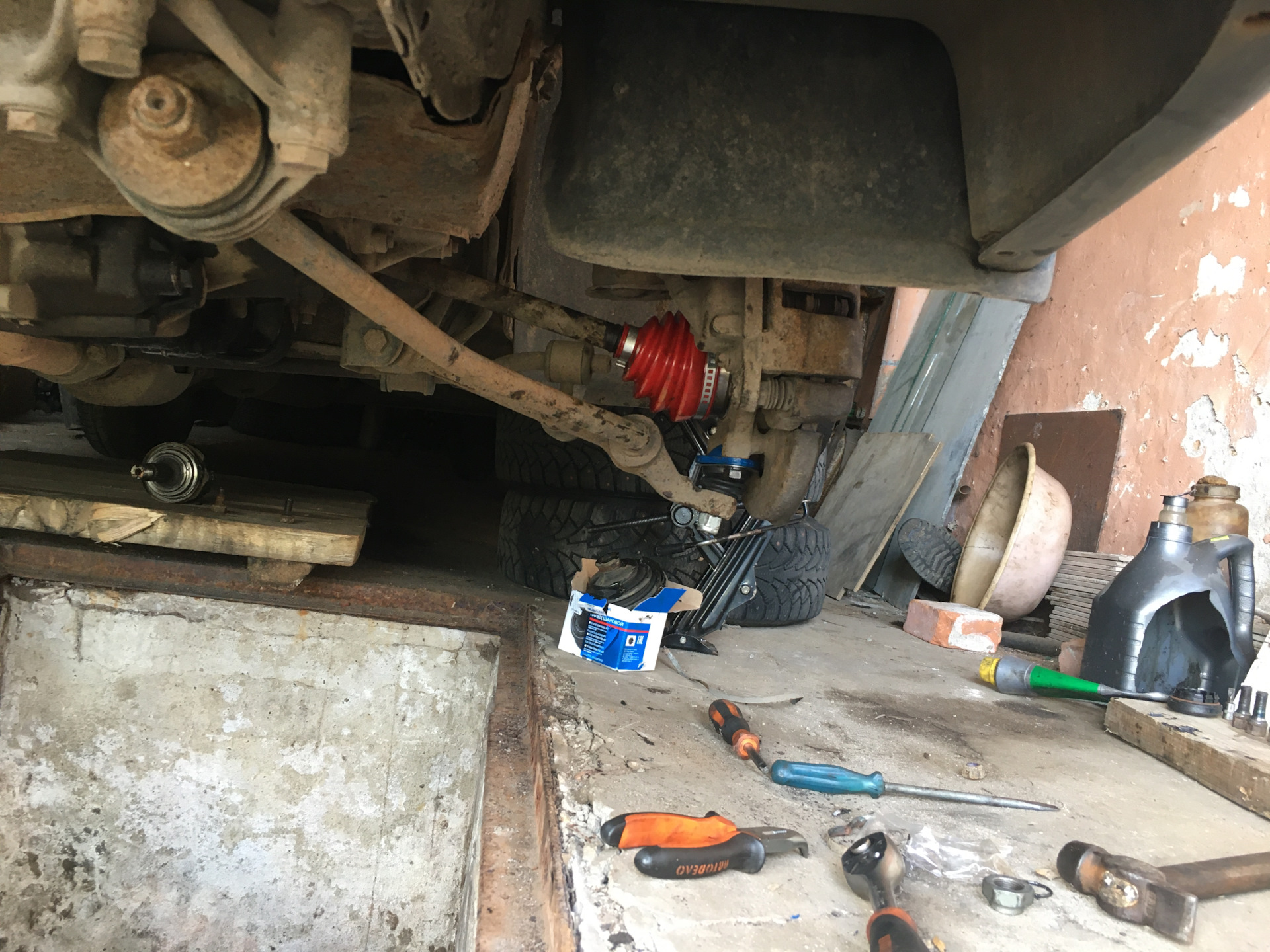 Замена пыльника, шруса и шаровой с другой стороны — Lada 2114, 1,5 л ...