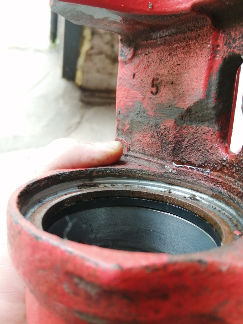 Замена пыльника суппорта — Mazda CX-5 (1G), 2 л, 2014 года | поломка ...