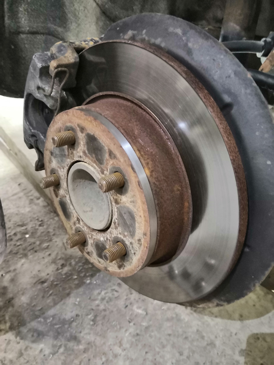 Проставки из задних тормозных дисков. Ч2 — Mazda 3 (1G) BK, 1,6 л, 2005 ...