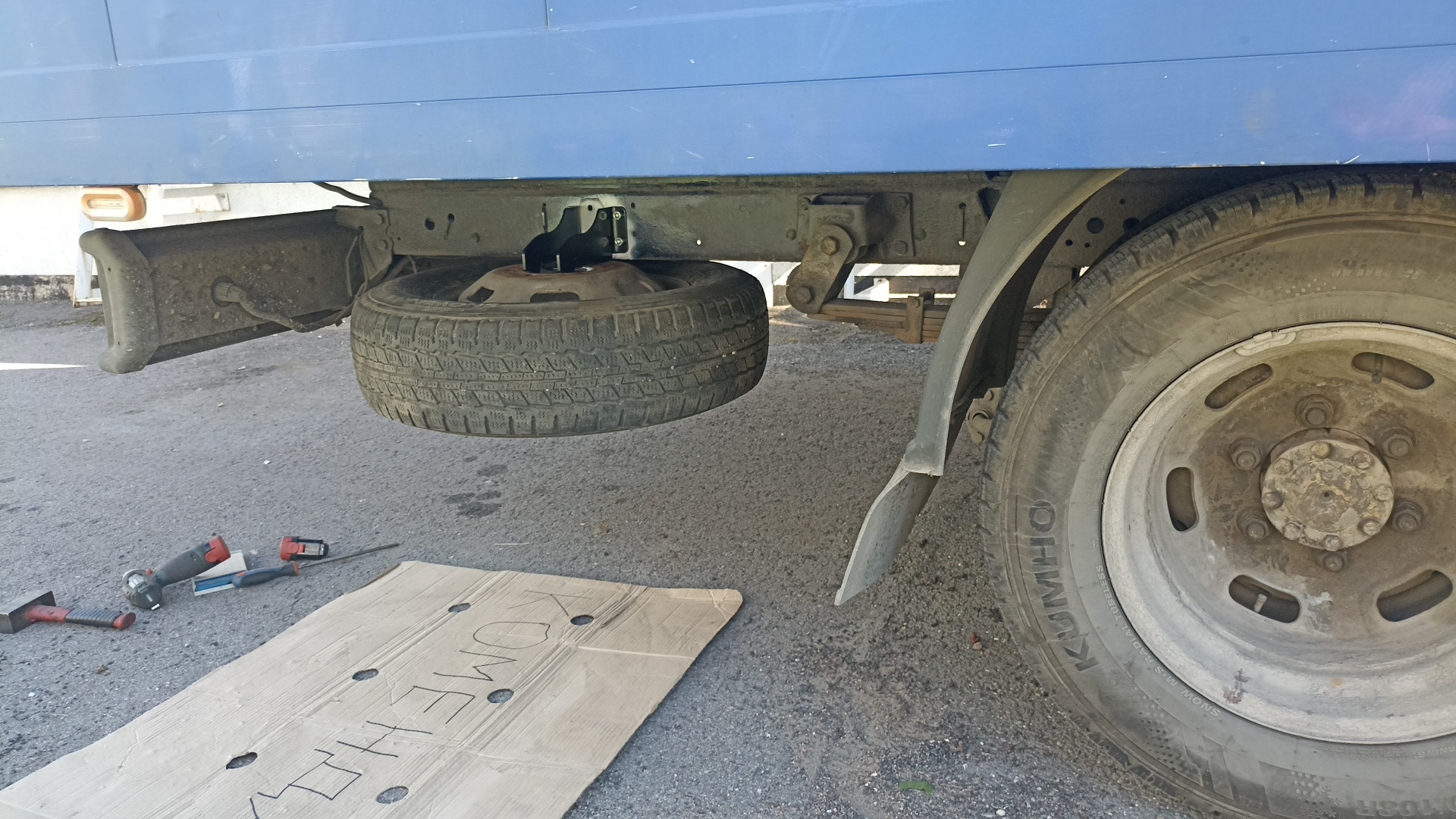 Крепление от газели запасного колеса — Iveco Daily (3G), 2,8 л, 2001 ...
