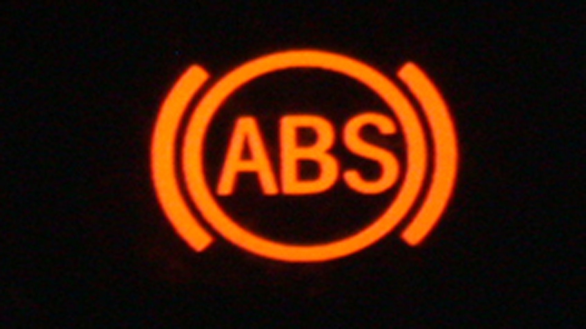 Почему горит лампочка ручника. Лампа в индикатор ABS. ABS значок. Значок АБС на приборной панели. Значок АБС на пкнли.