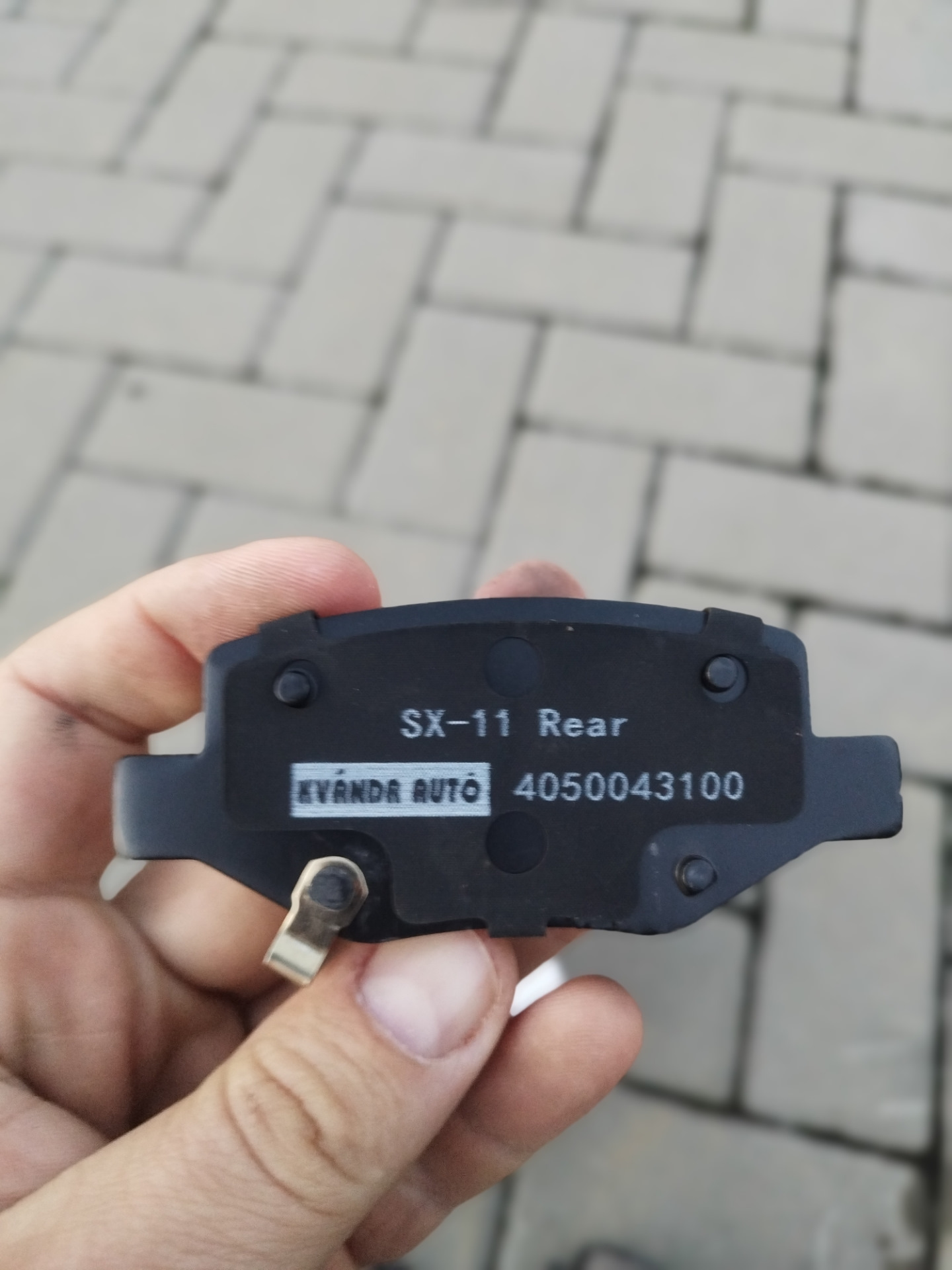 Задние тормозные диски и новые колодки вкруг — Geely Coolray (1G), 1,5 ...