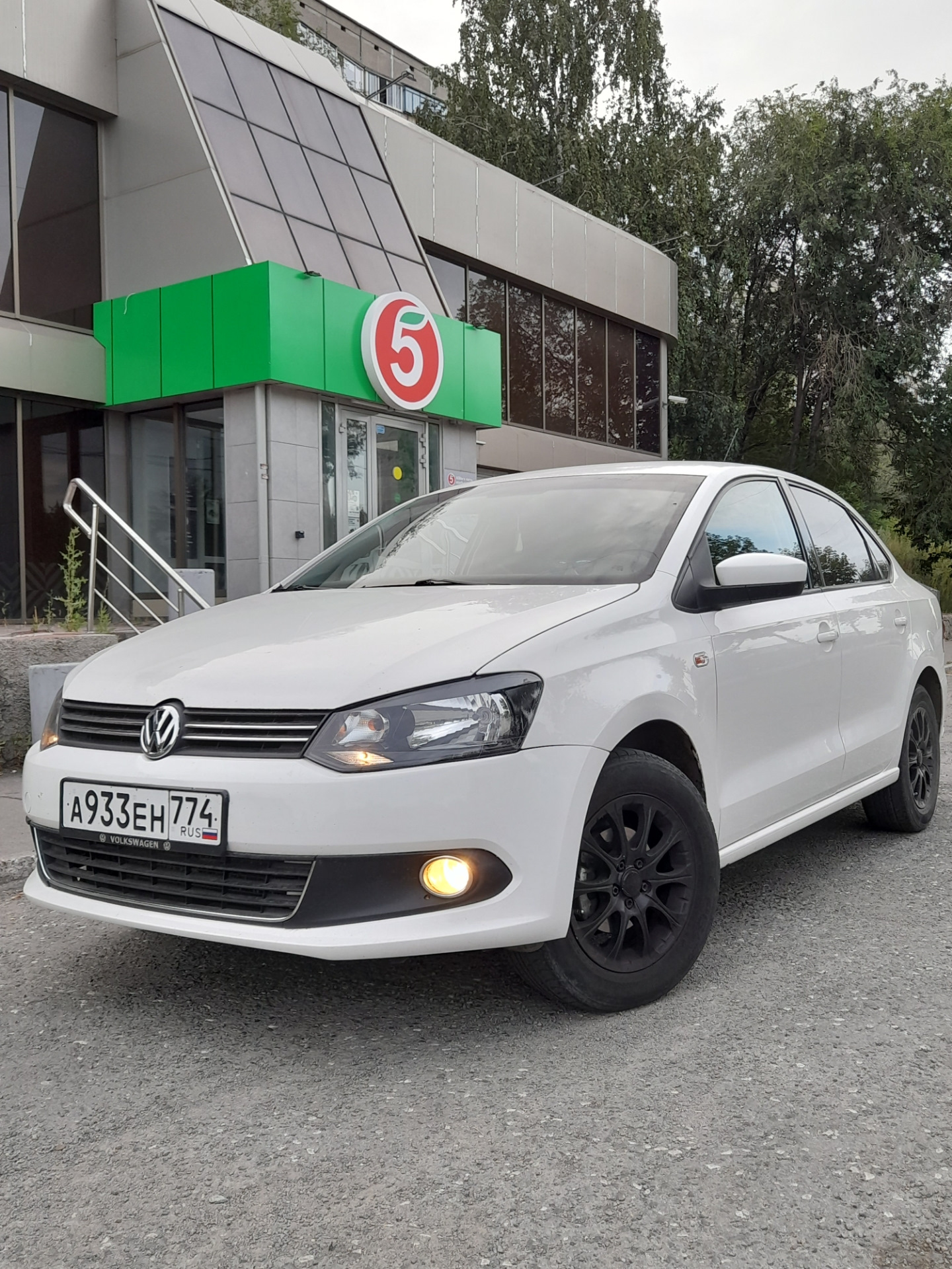 Денёк жаркий, хоть и пасмурный. — Volkswagen Polo Sedan, 1,6 л, 2011 года |  путешествие | DRIVE2