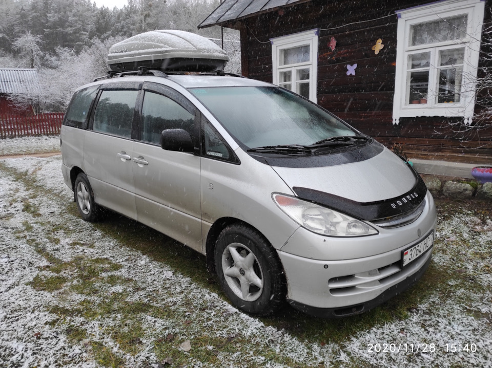 Toyota previa фото