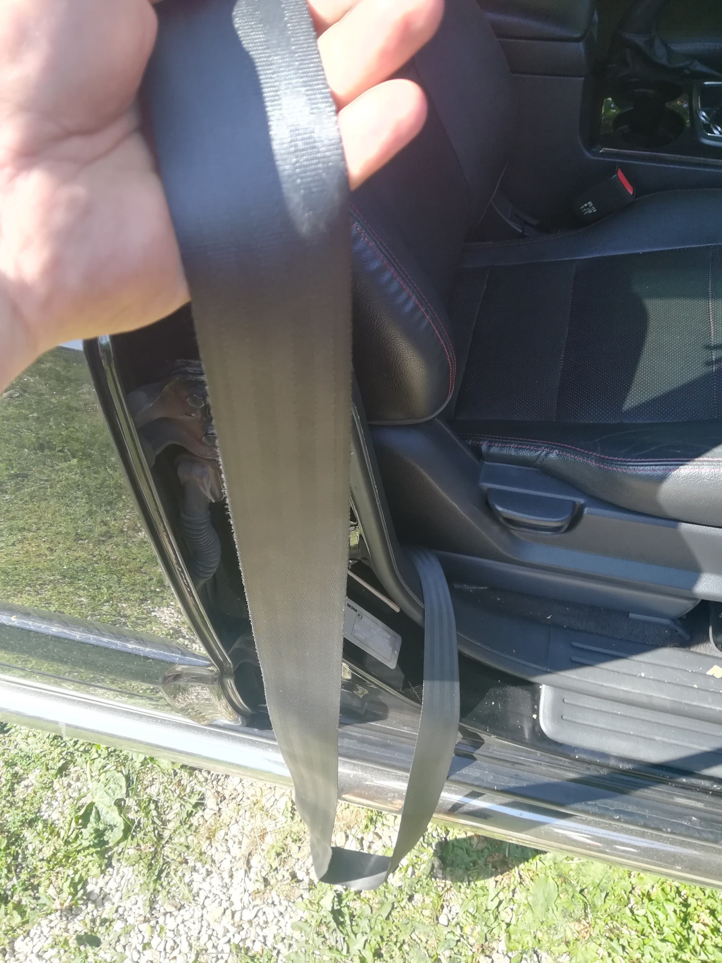 Ремень не возвращается обратно. Ремень не возвращается обратно. Ремень не возвращается обратно. Ремень не возвращается обратно. Слабо за поясом.