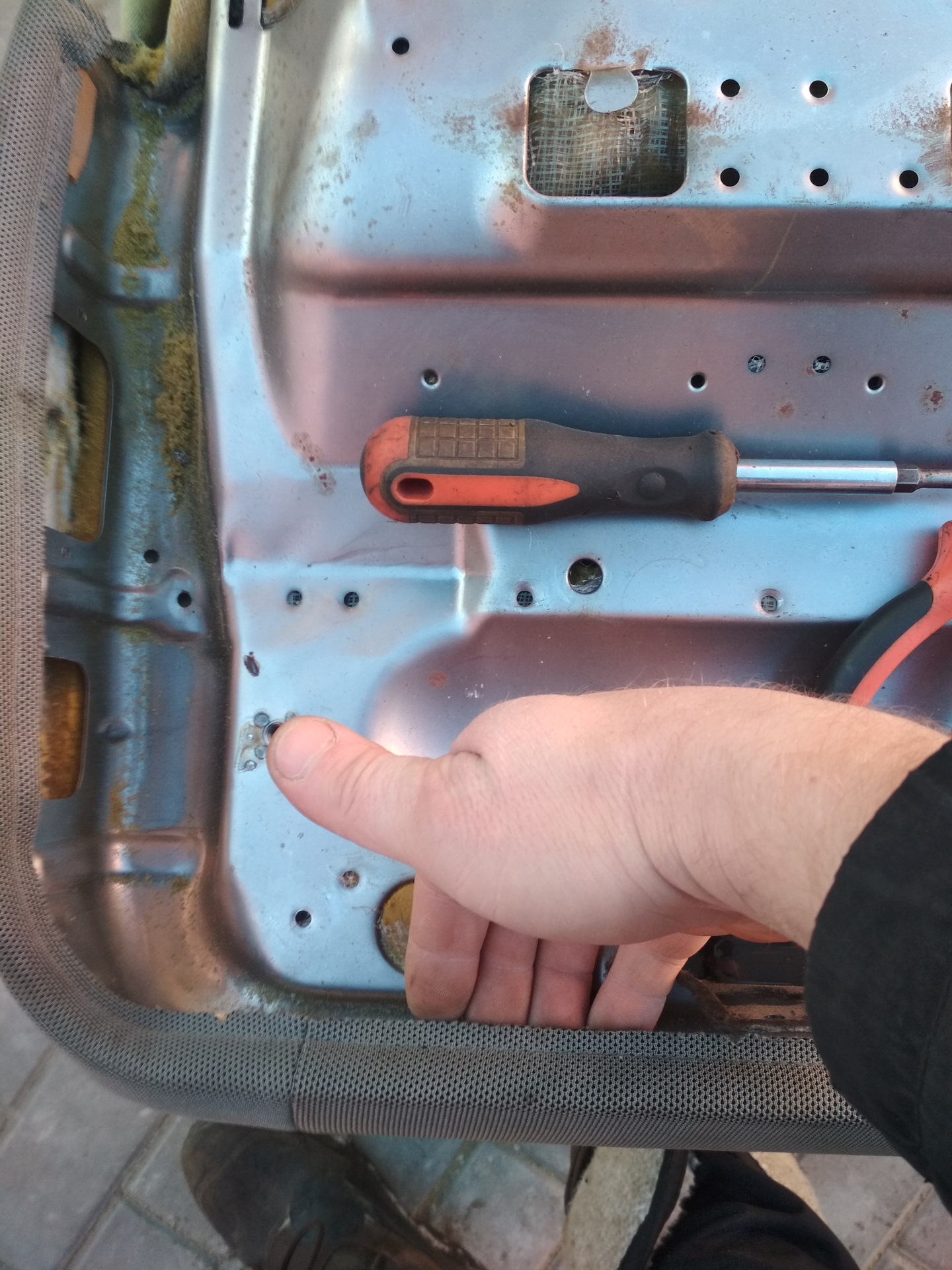 Замена поролона водительской сидушки — DRIVE2