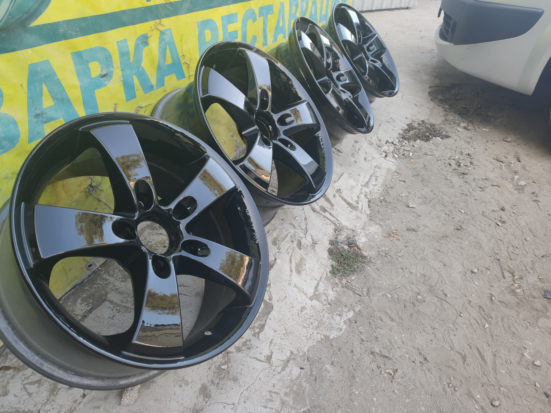 Диски R16, BMW — покраска порошковой краской — черный глянец ...