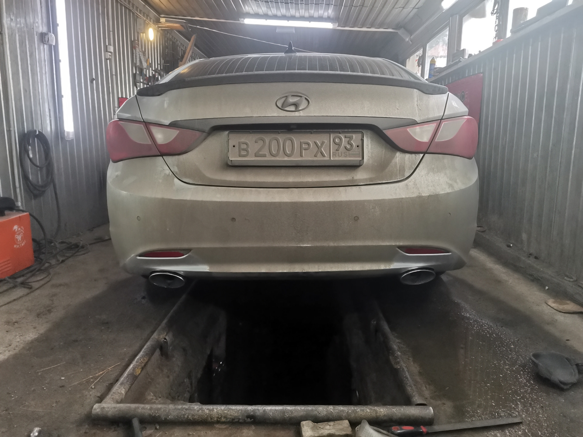 Раздвоенный выхлоп — Hyundai Sonata VI (YF), 2,4 л, 2012 года | тюнинг ...
