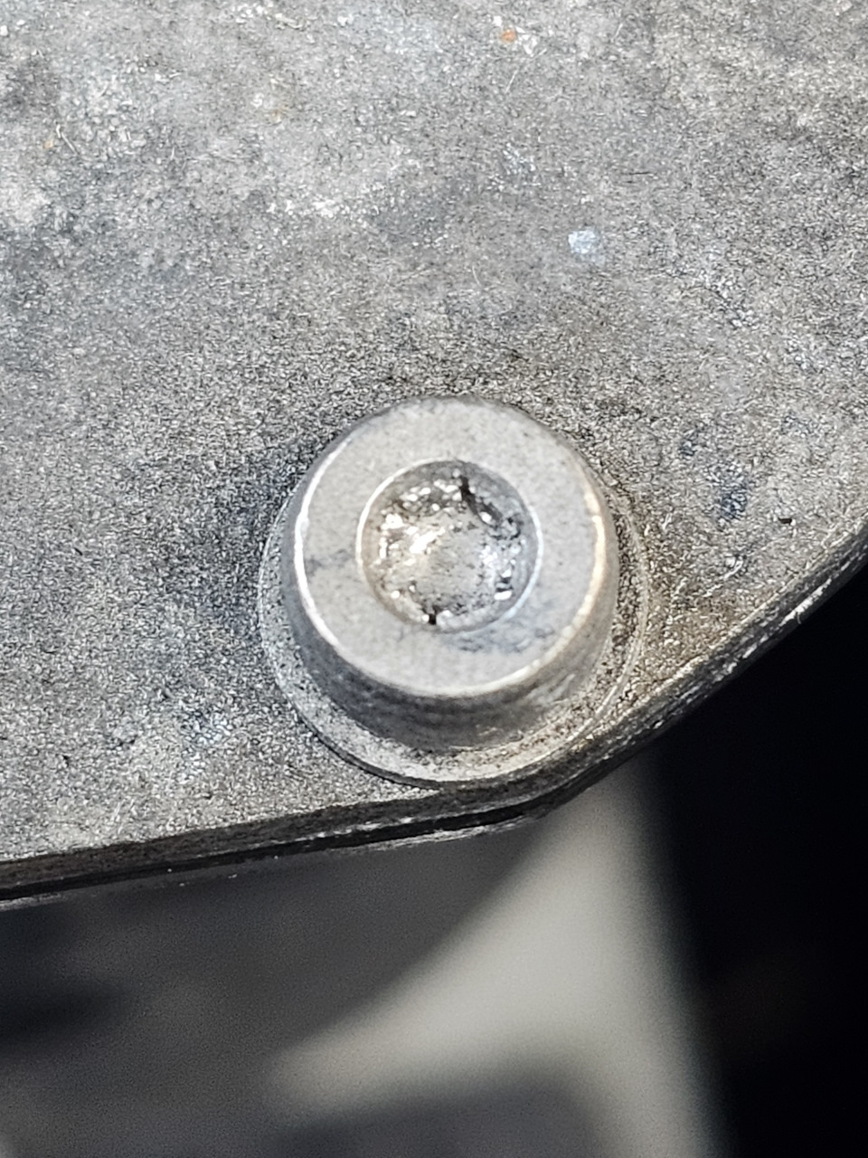 Замена топливного фильтра CUAA — Volkswagen Tiguan Allspace, 2 л, 2020 ...