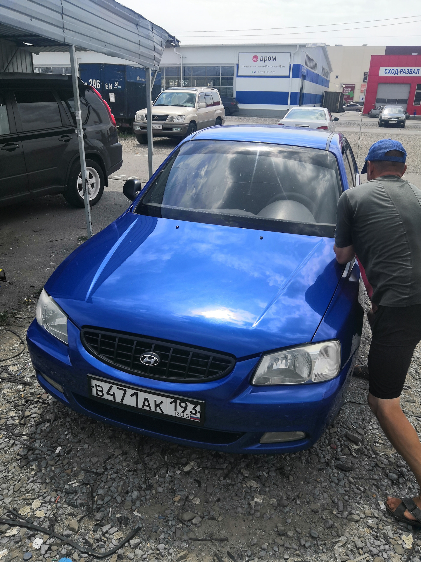 Замена лобового стекла. — Hyundai Accent (2G), 1,5 л, 2003 года | запчасти  | DRIVE2