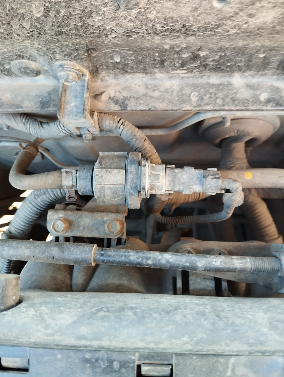 Продувка адсорбера и магистралей адсорберной системы, проверка клапана ...