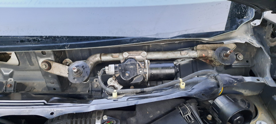 Замена втулок трапеции дворников — Nissan X-Trail II (t31), 2 л