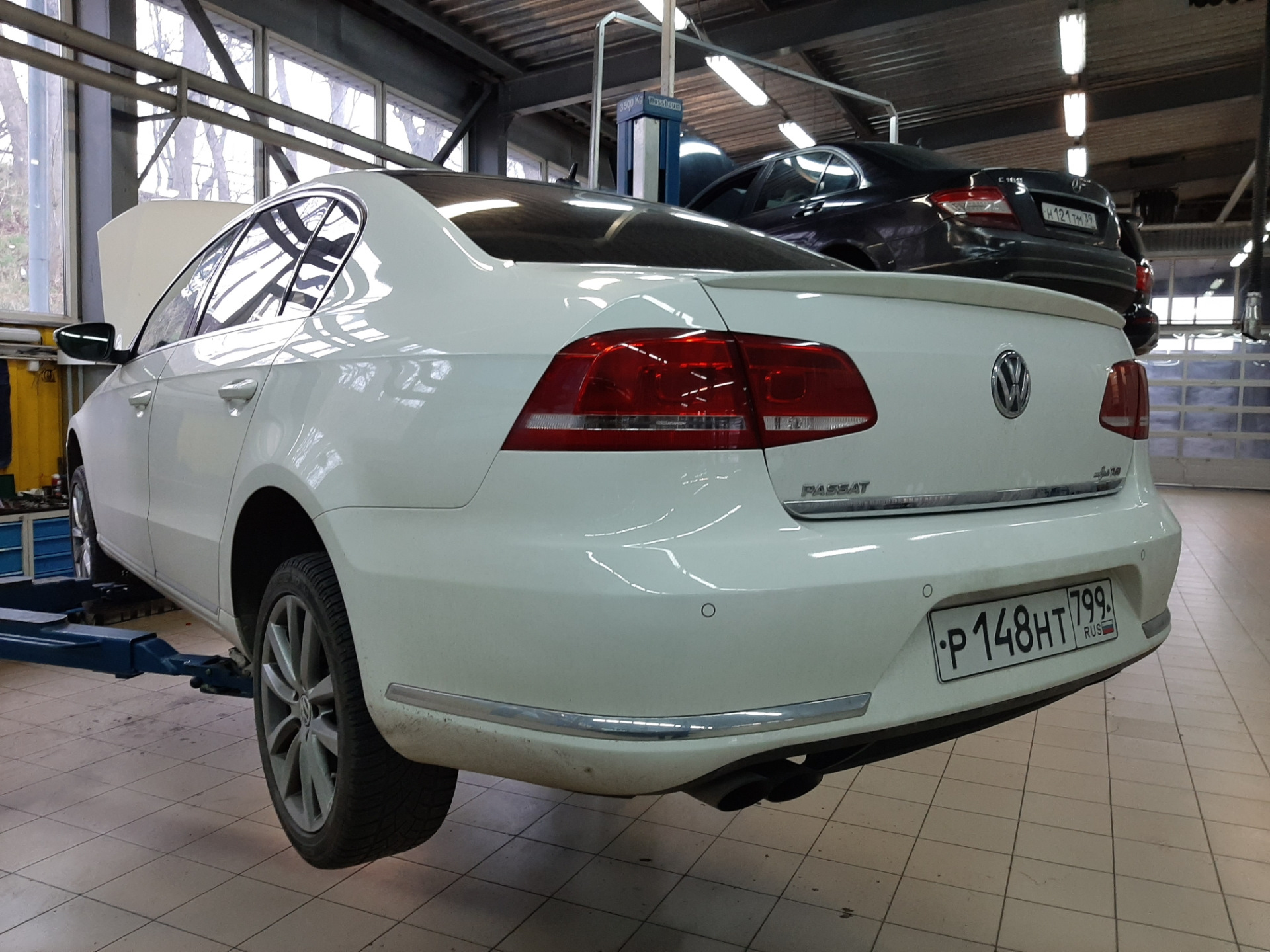 Стук спереди, 1 — Volkswagen Passat B7, 1,8 л, 2012 года | визит на сервис  | DRIVE2