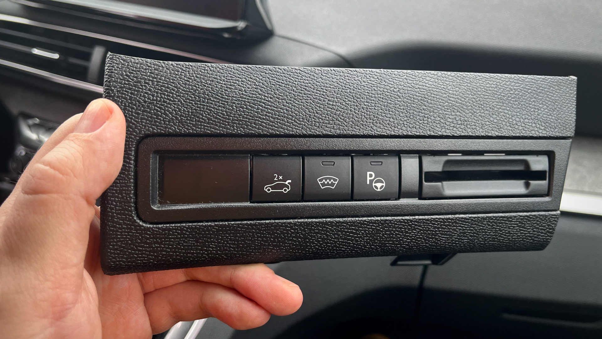 🅿️ Физическая кнопка Park Assist — Peugeot 3008 (2G), 1,6 л, 2018 года ...