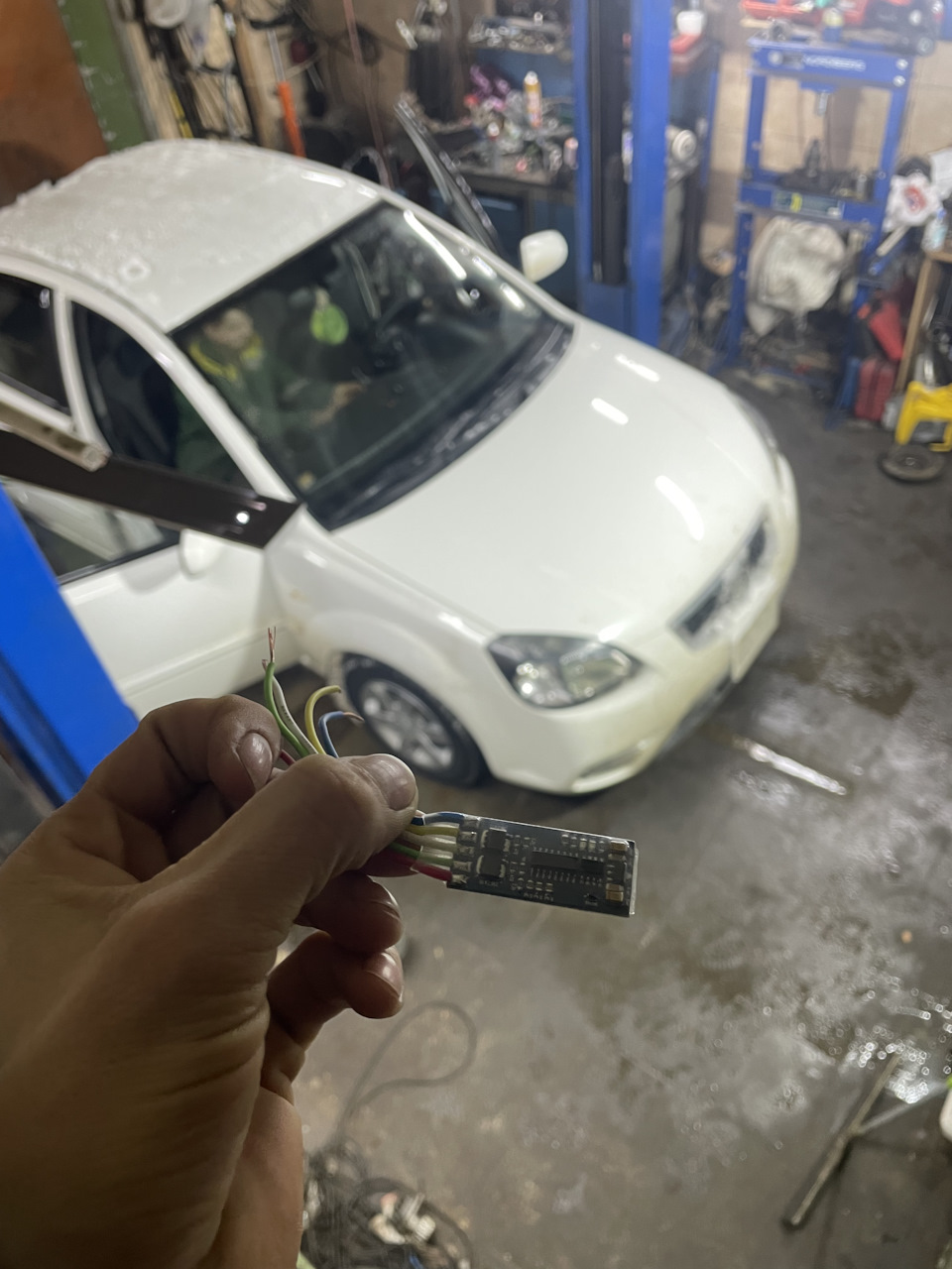 Бывает и такое — KIA Rio (2G), 1,4 л, 2011 года | аксессуары | DRIVE2