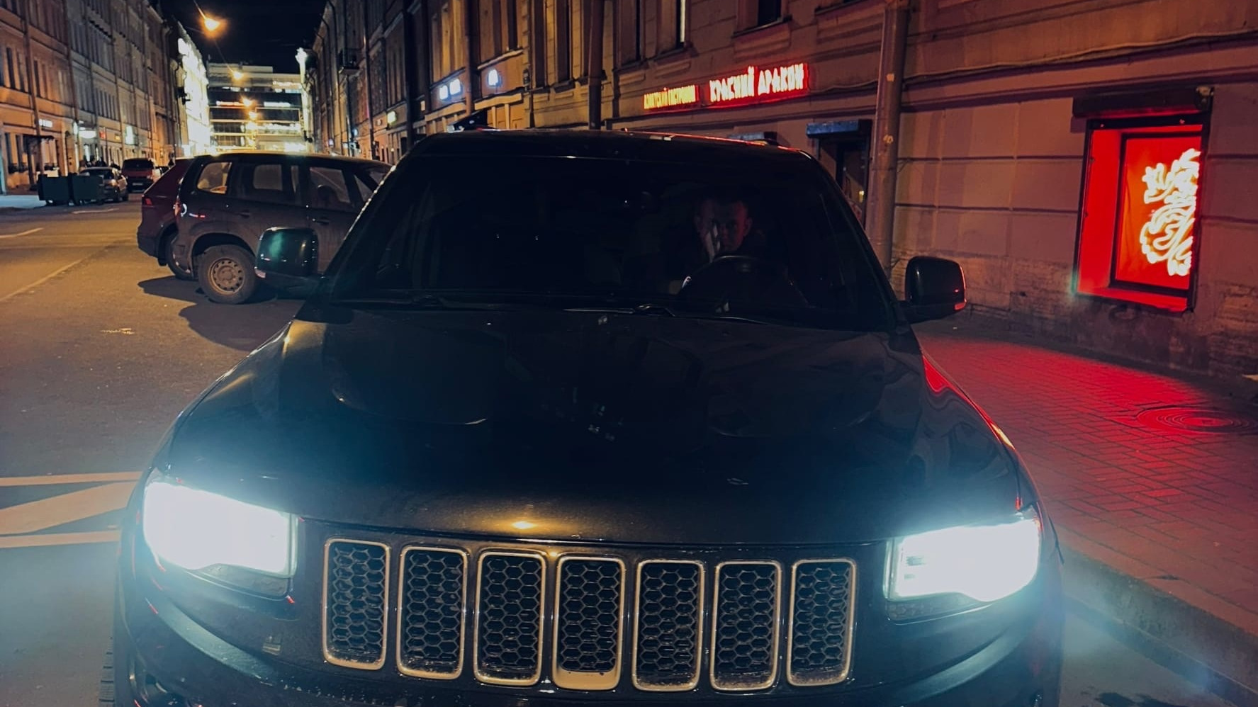 392 Inaugural Edition srt8 табличка