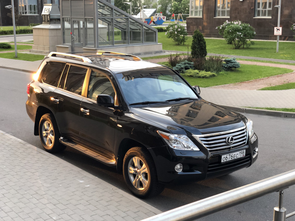 Lexus LX 370