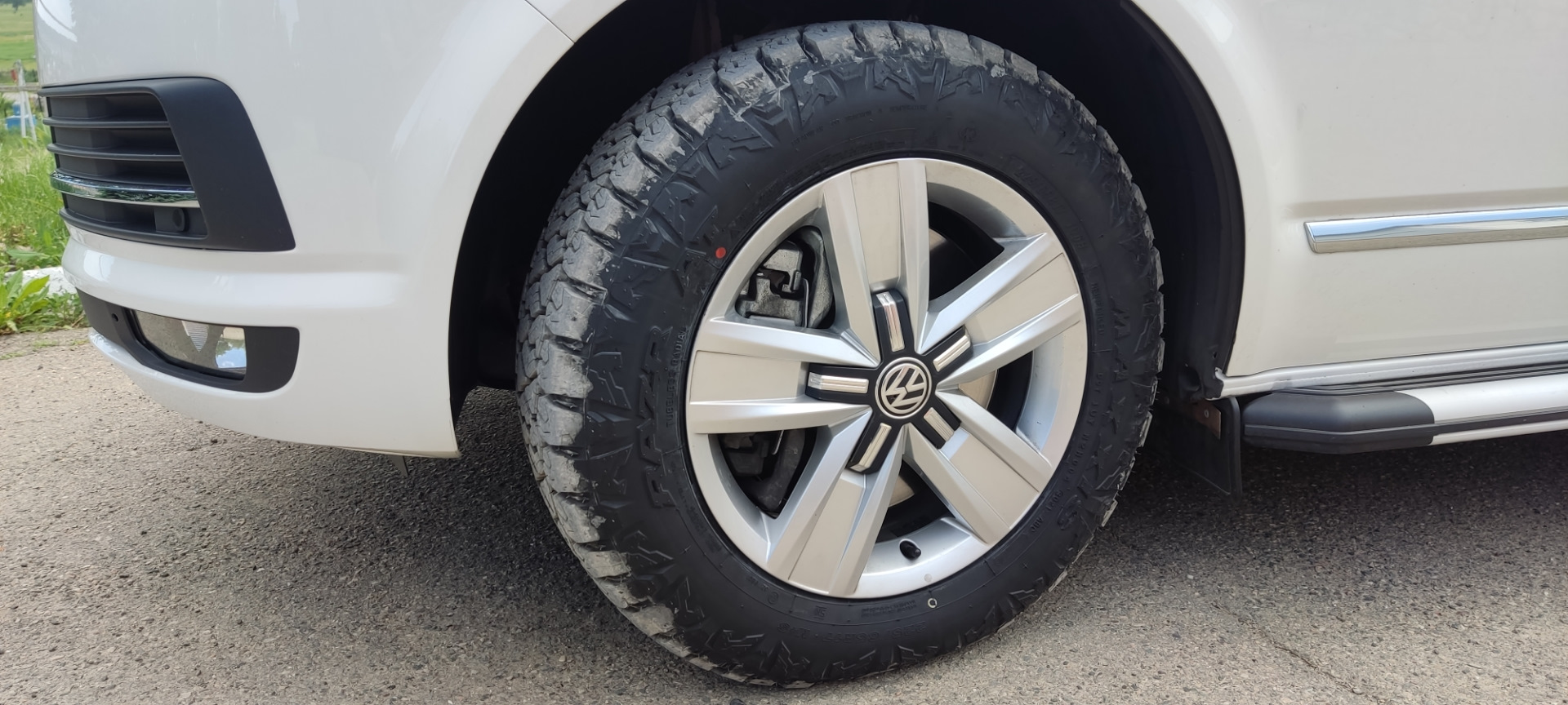 Maxxis Razr At — Volkswagen Multivan (T6), 2 л, 2018 года | шины | DRIVE2