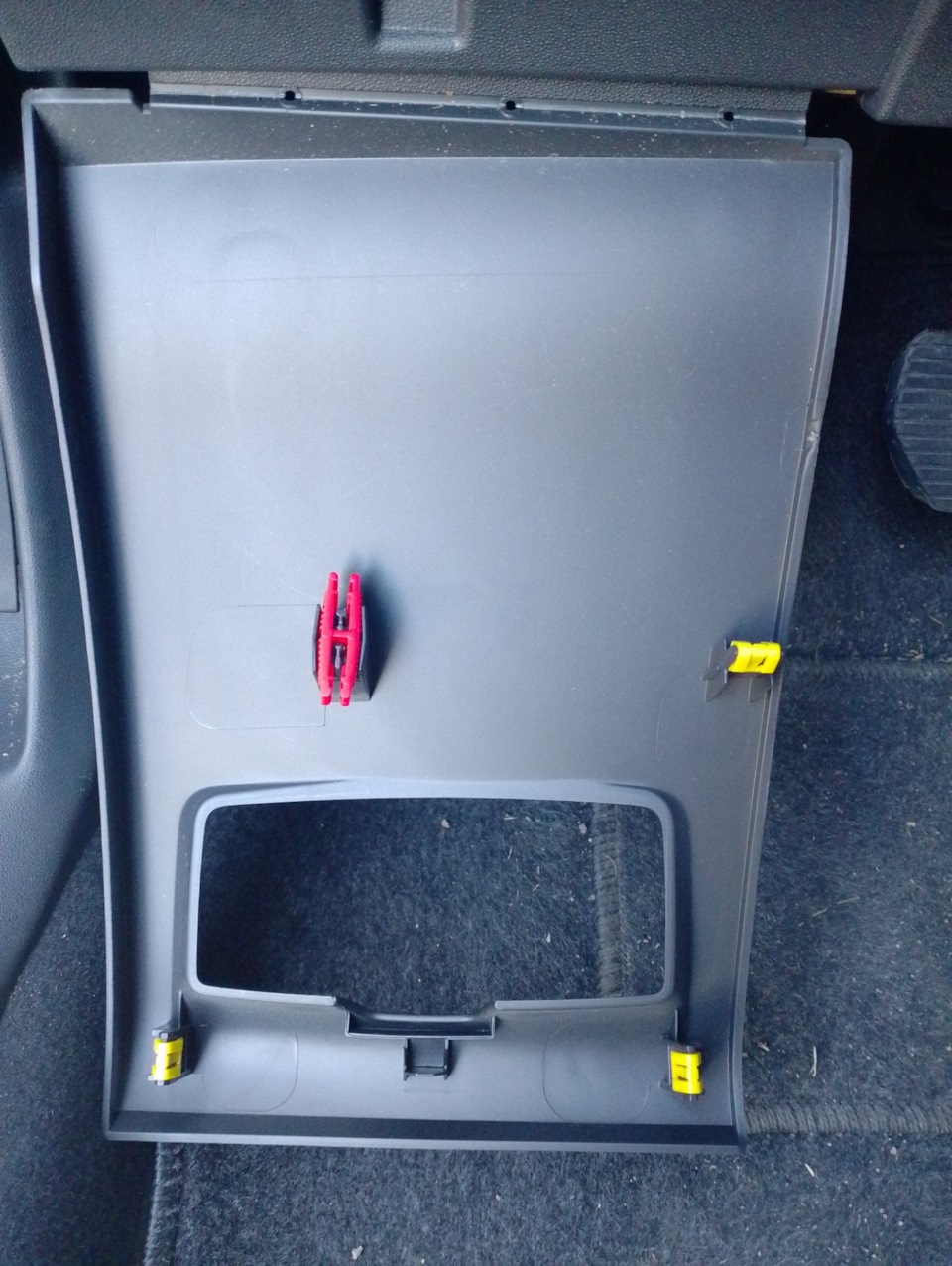 Где находятся запасные предохранители? — Citroen C4 L, 1,6 л, 2019 года ...