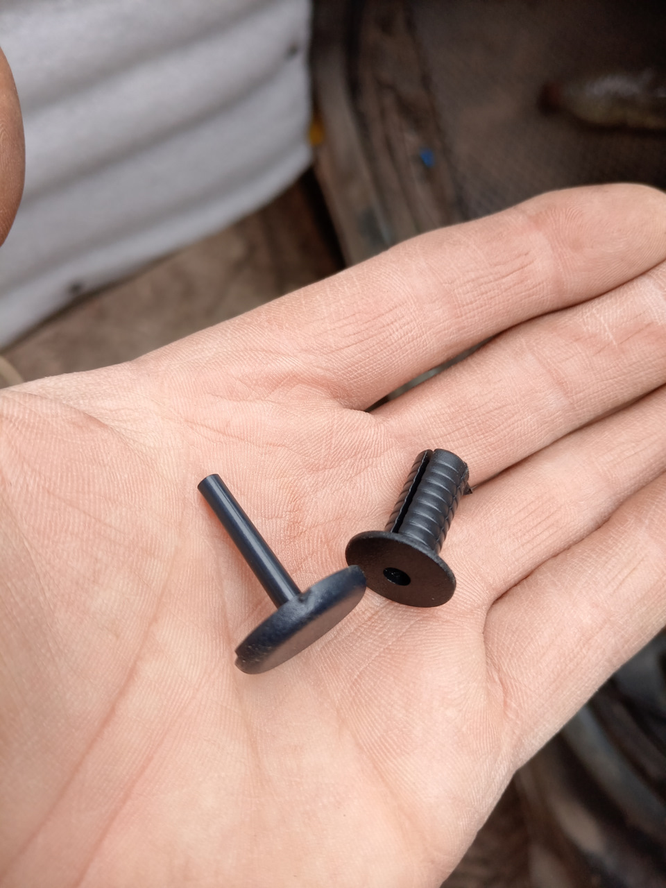 Низ пристегнул такими пистонами без гвоздиков — Lada 2120 Надежда