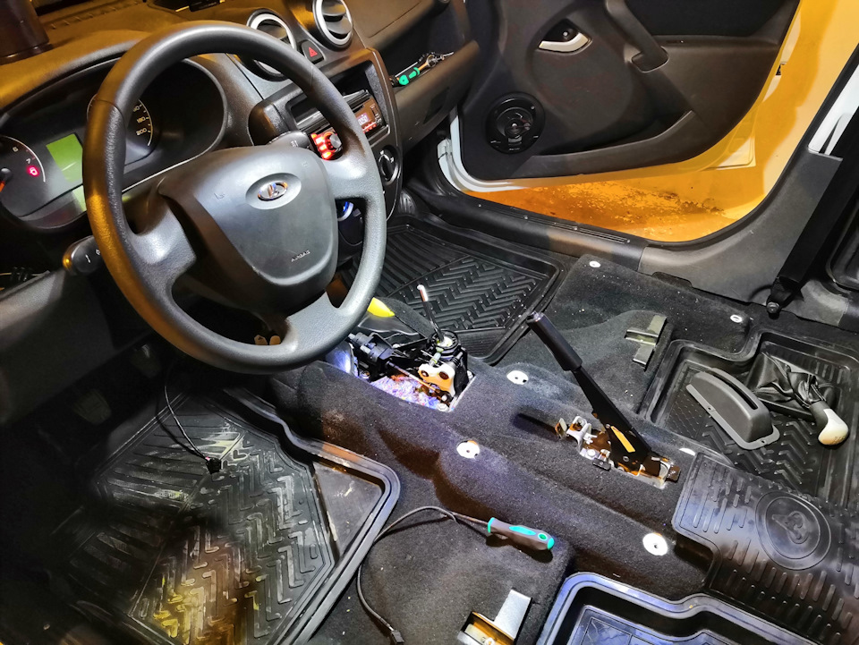 Установка подогрева сидений. — Lada Гранта Лифтбек (1G), 1,6 л, 2015 ...