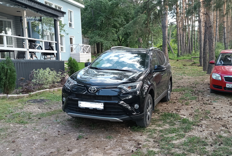 Фото в бортжурнале Toyota RAV4 (IV)
