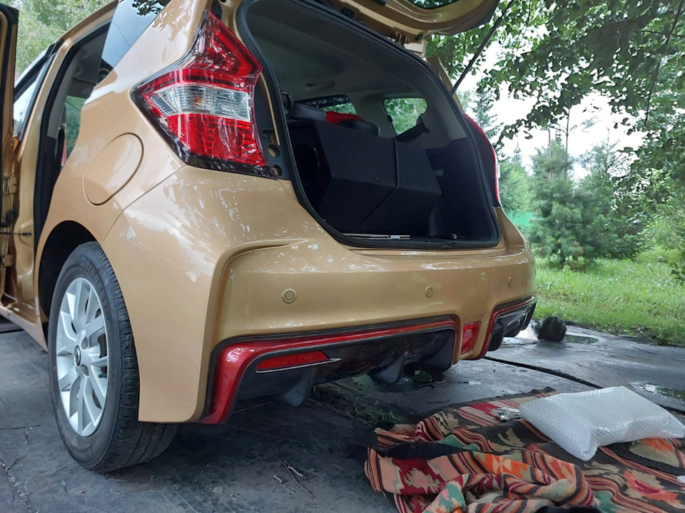 SNE12 Nismo Установка заднего бампера — Nissan Note e-Power, 1,2 л ...