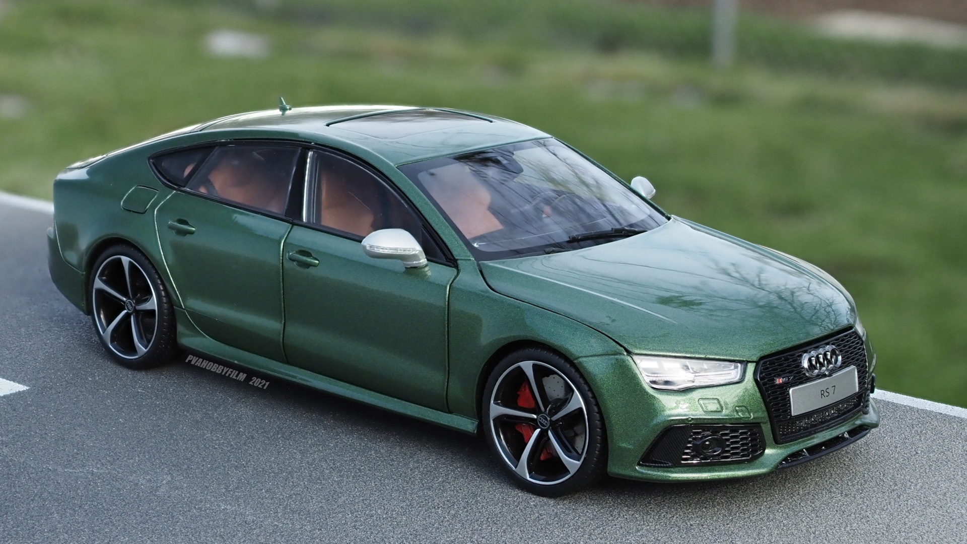 Audi rs7 зеленая