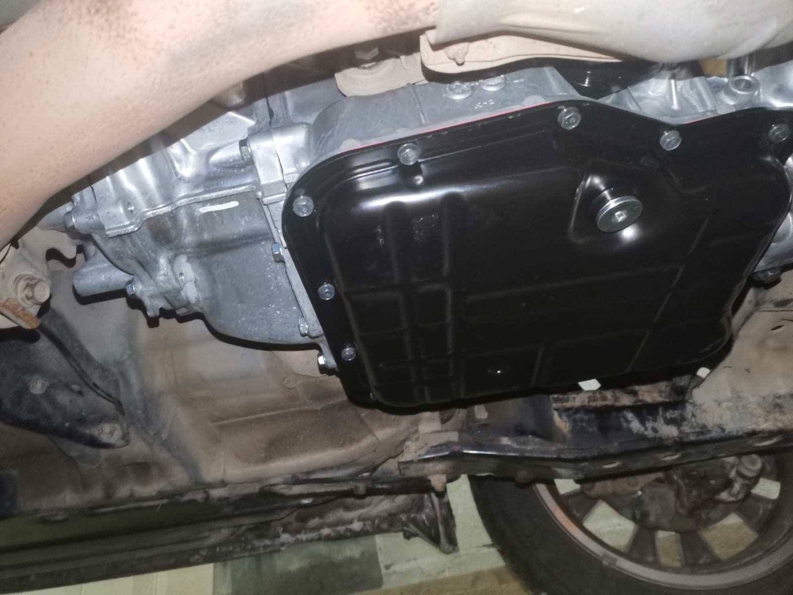 Замена фильтра тонкой очистки в вариаторе subaru forester. Замена вариатора субару. Гидроблок вариатора субару. Субару аутбек 2012 фильтр вариатора. Фильтр вариатора субару форестер 2014.