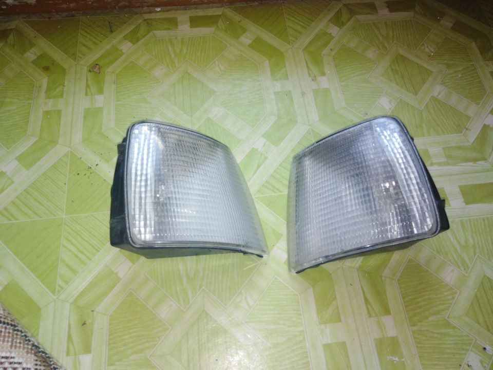 9. Поворотники HELLA BLACK — Volkswagen Passat B3, 2 л, 1991 года ...