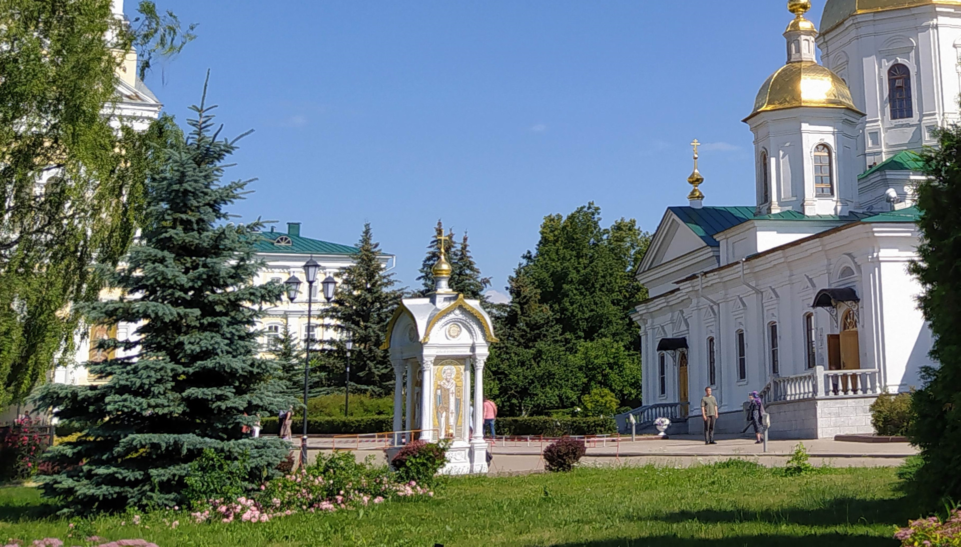 Трапезный храм Александра Невского Дивеево