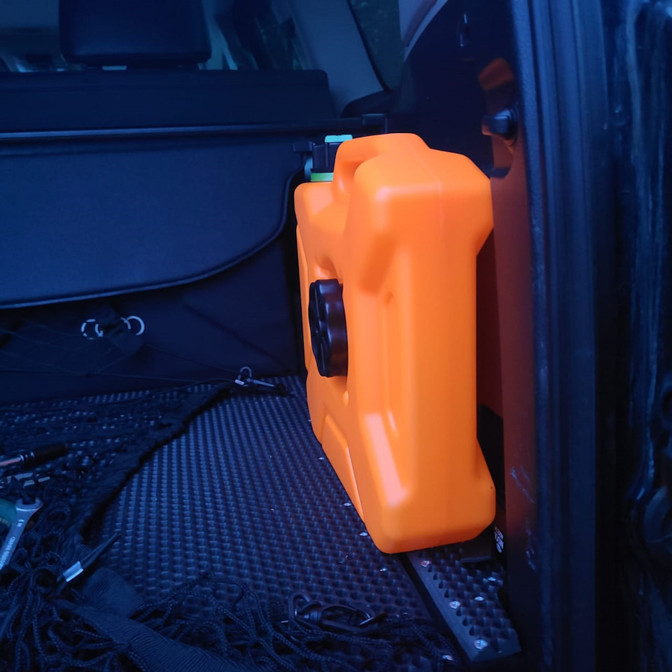 Канистра "Экстрим" — в багажник — Toyota Land Cruiser Prado 150-series ...