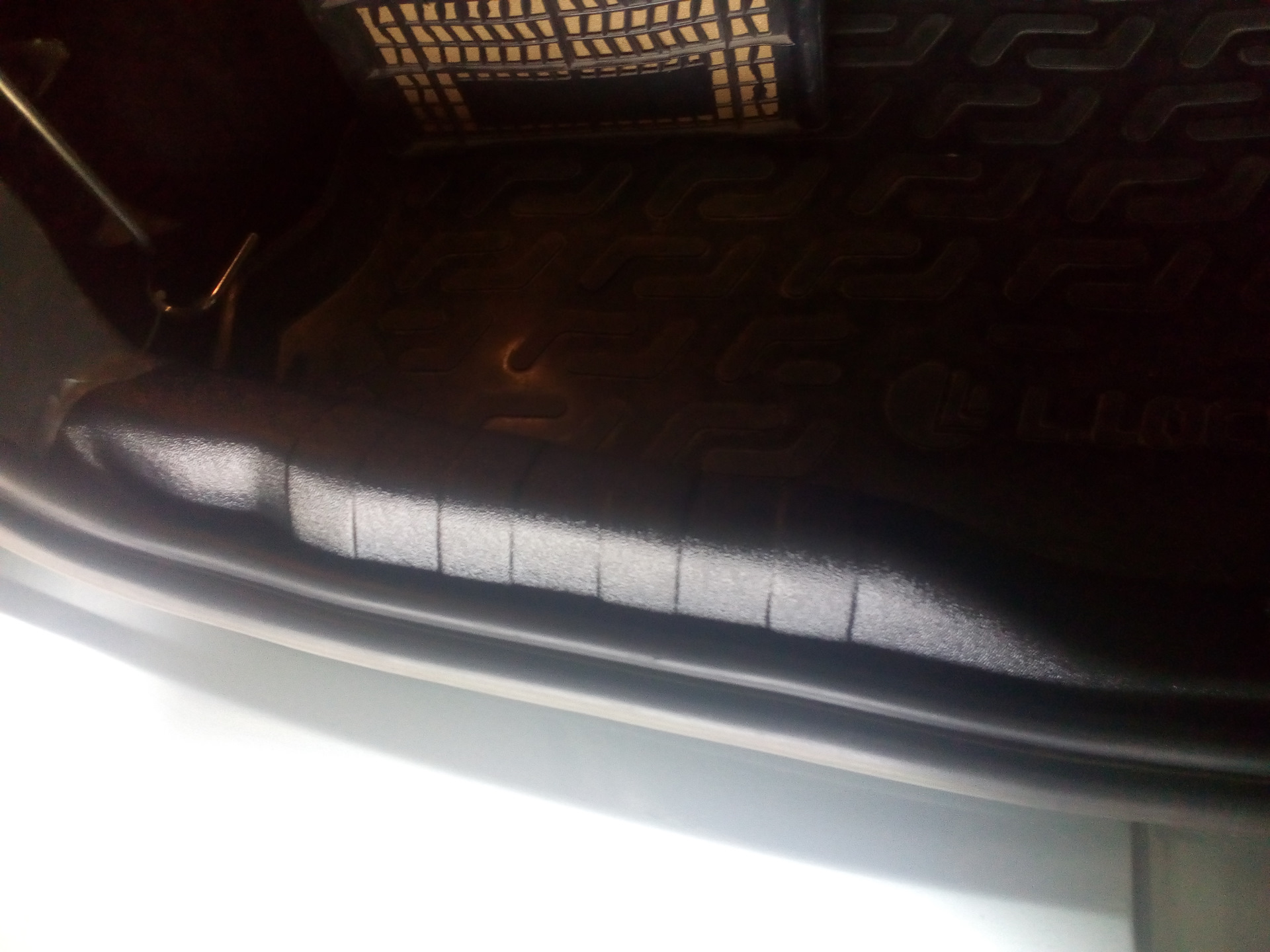 Замена топливного фильтра. — KIA Rio (1G), 1,6 л, 2002 года | своими ...