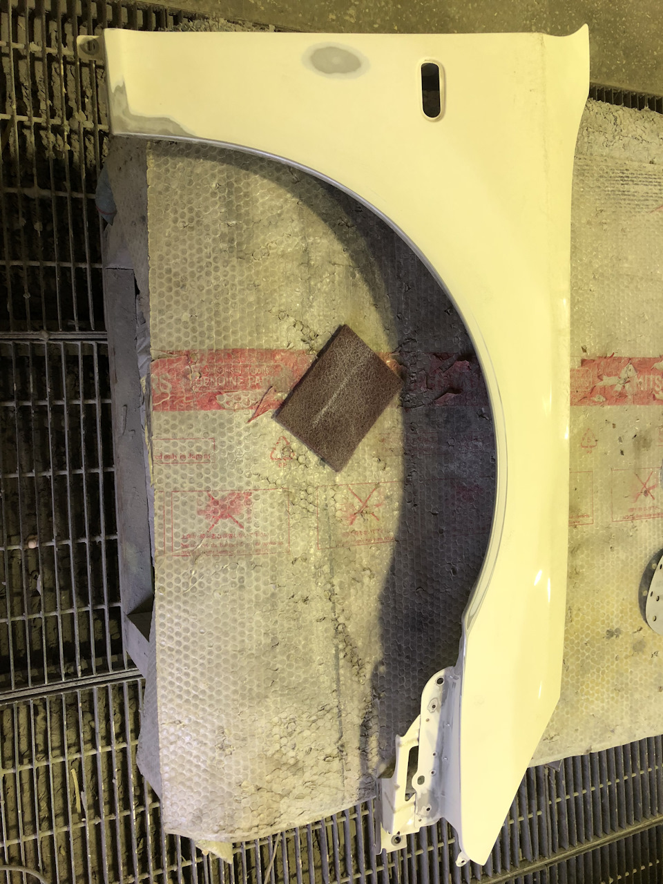 Передние крылья возили в другой пескоструй. — Saab 9-3 (2G)