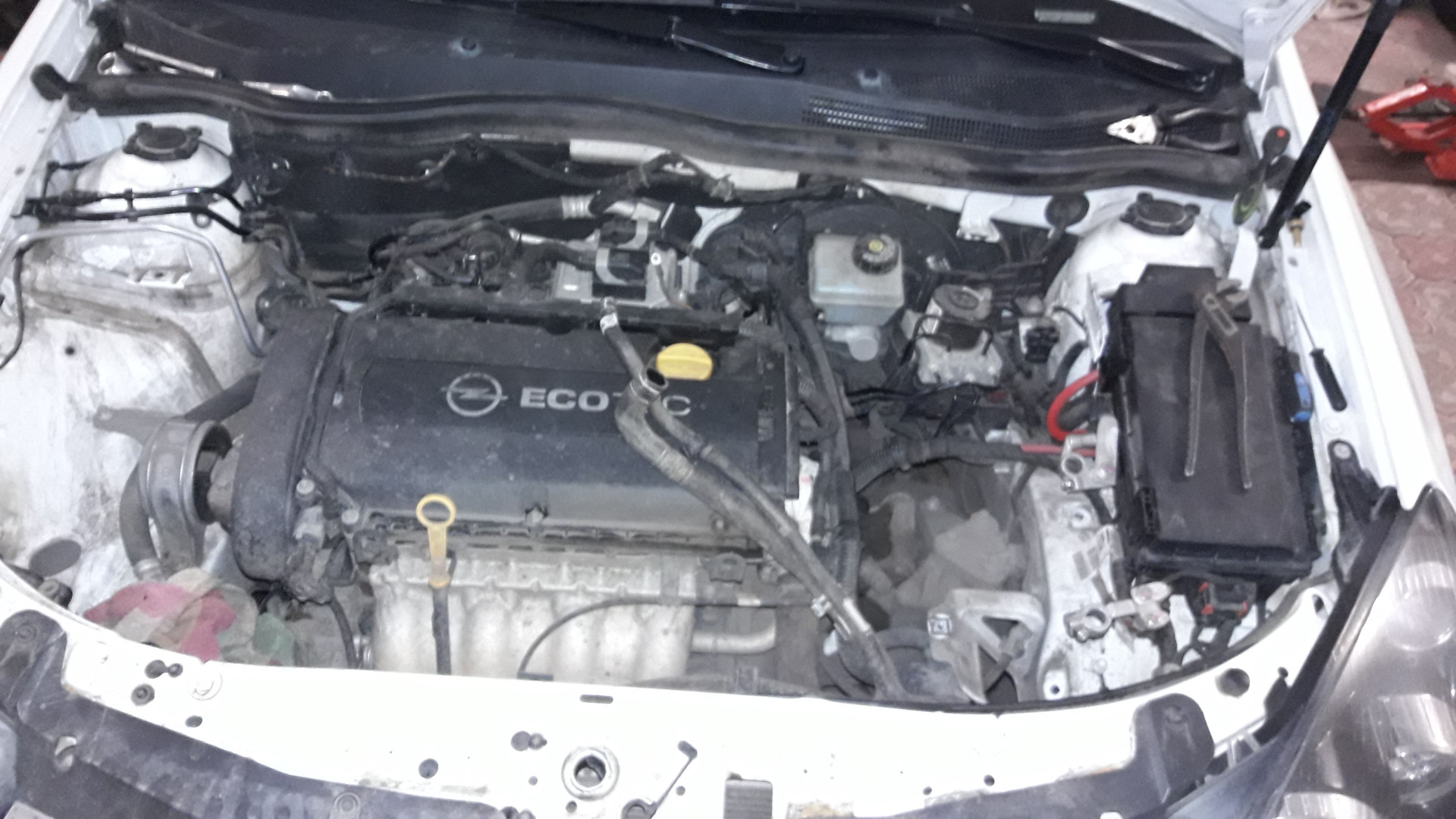Трубкам подогрева дросселя каюк! — Opel Astra H, 1,6 л, 2014 года ...