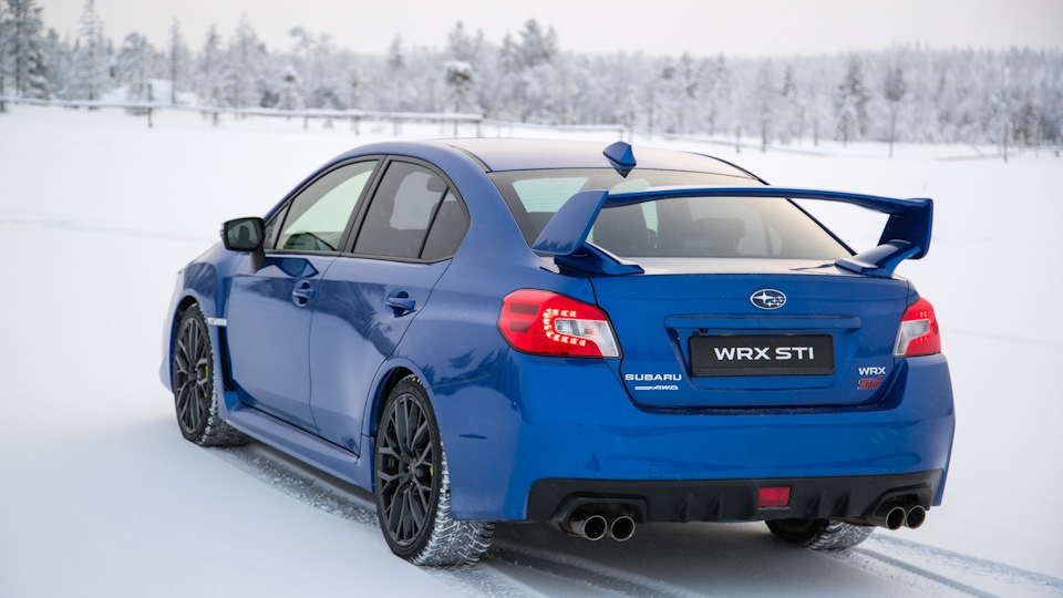 Subaru Impreza WRX STI 2014 седан сзади