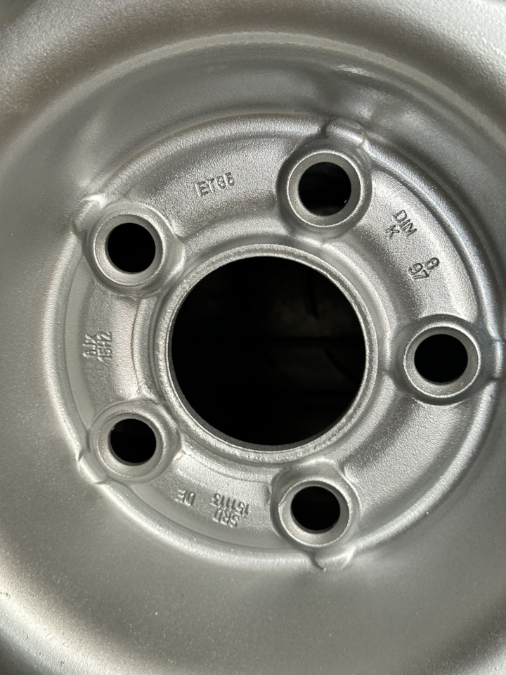 Штампованные диски 6Jx15 ET-35 5x100 на Volkswagen Golf Mk3, Volkswagen ...