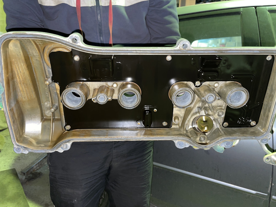 Снимаем клапанную крышку с двигателя 2AZ-FSE от TOYOTA AVENSIS AZT251W ...