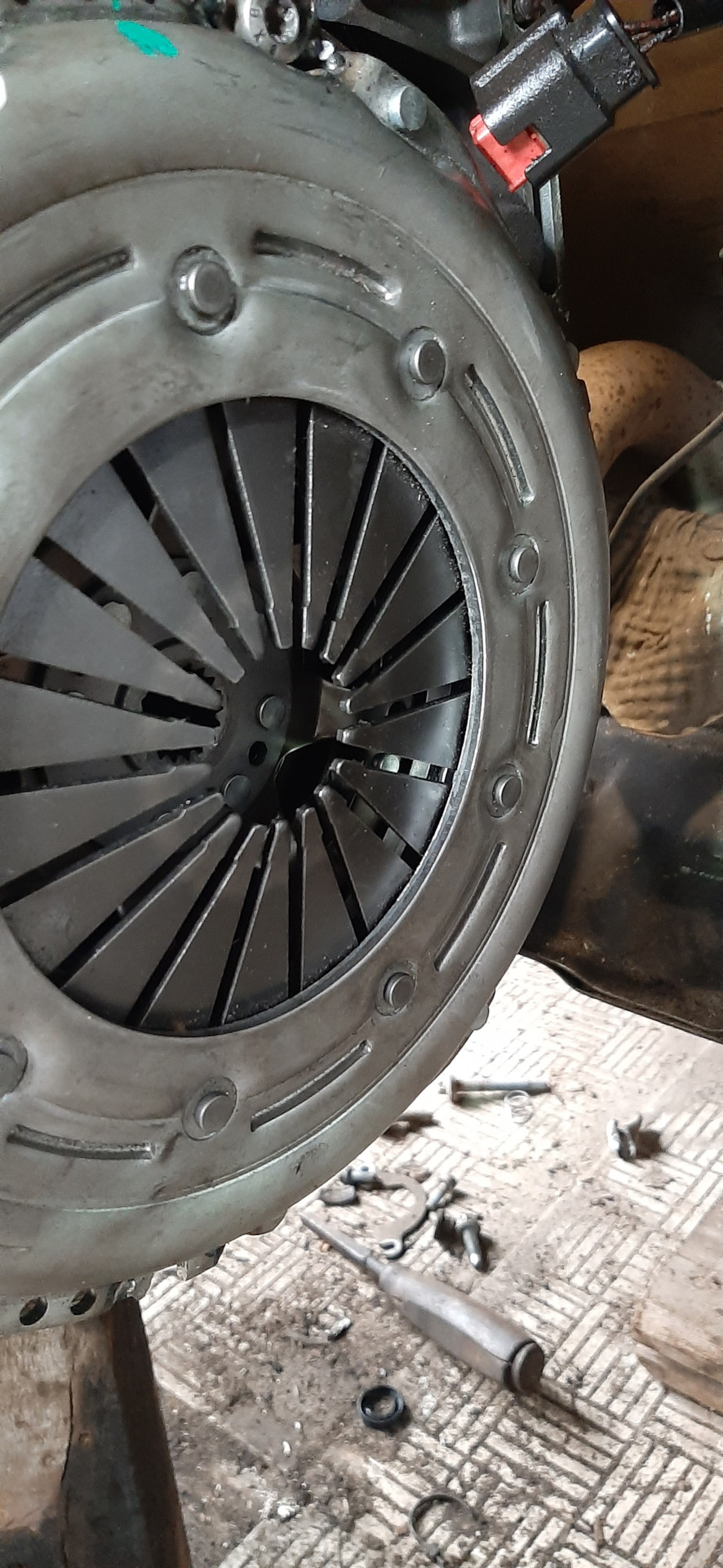 Набивка смазкой двухмассового маховика — Citroen C4 Picasso (1G), 1,6 л ...