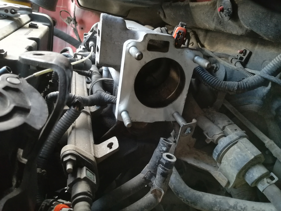 Чистка дроселя, подтяжка ремня — Hyundai Getz, 1,4 л., 2008 года ...