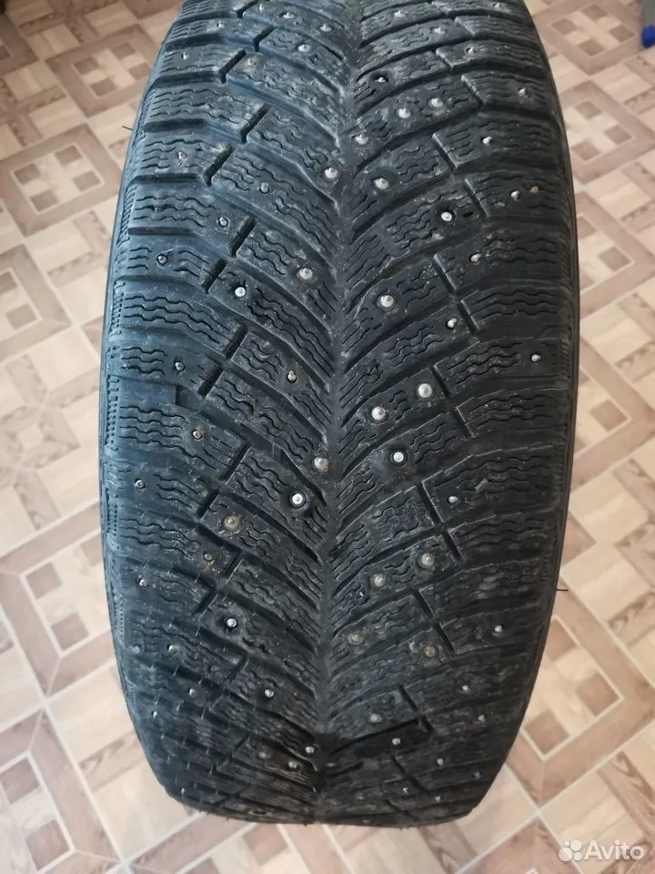 Шины зимние шипованные Michelin 265/60 R18 на Toyota Land Cruiser Prado ...