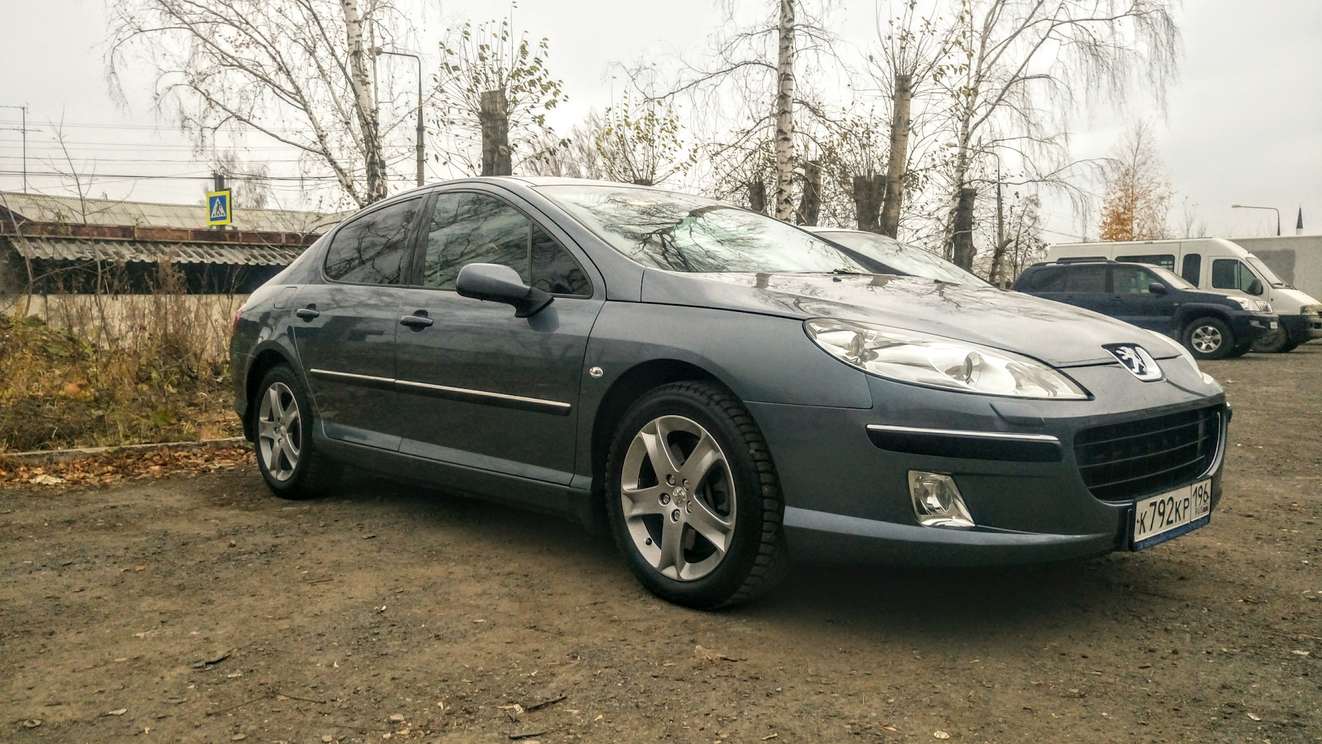 Status 407. Пежо 407 r20. Peugeot 407 диски. Пежо 407 матовый. Колеса Пежо 407.