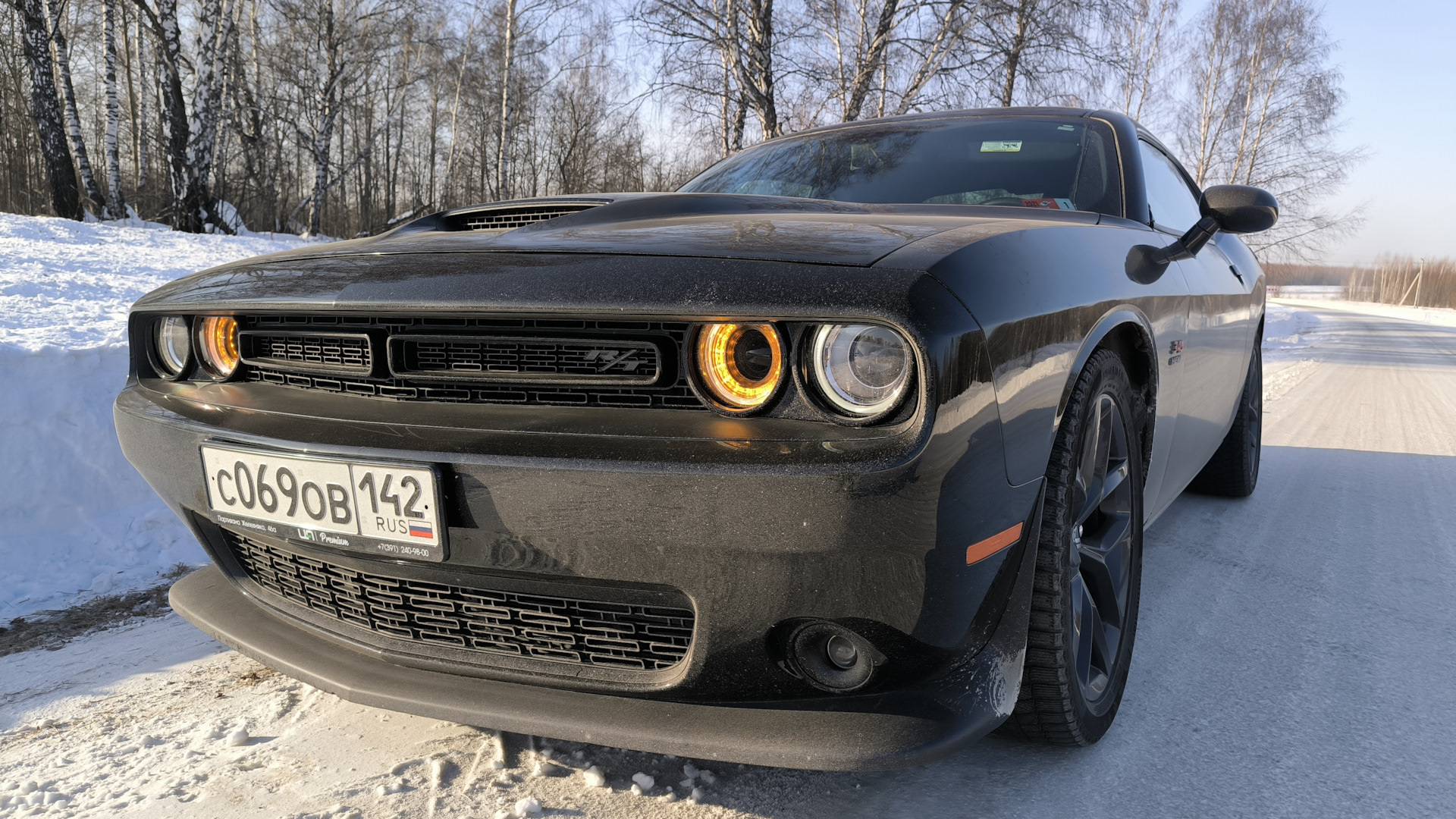 Dodge Challenger 5.7 бензиновый 2019 | 