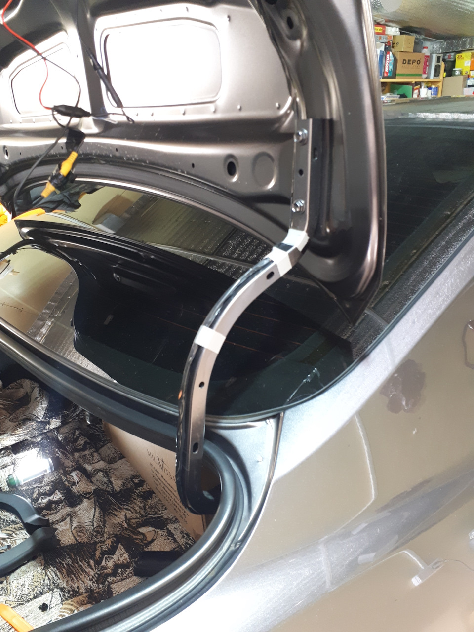 Как снять накладку багажника камри 40 Накладки петель багажника. - Toyota Camry (XV40), 2,4 л, 2006 года стайлинг DRIV