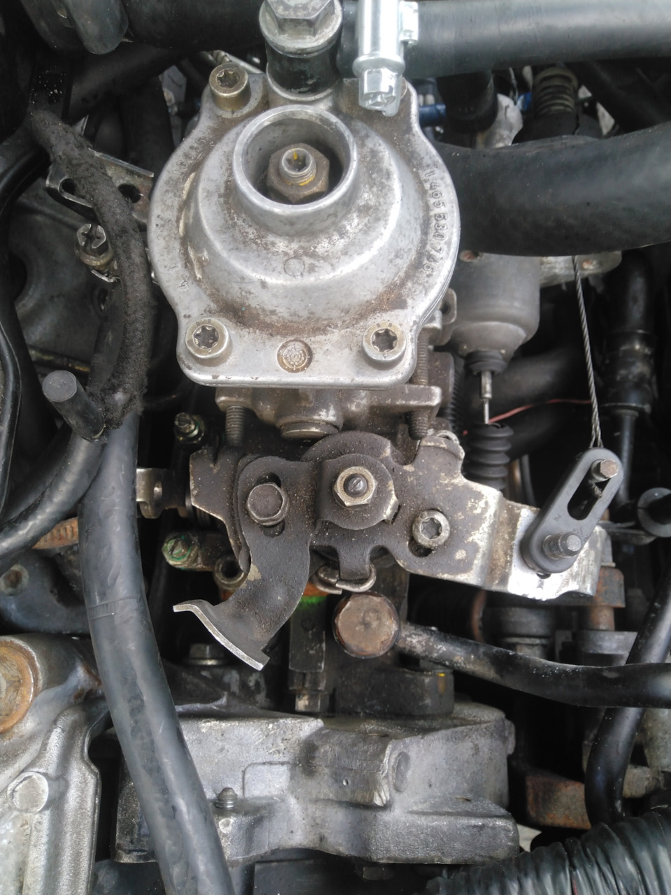 Регулировка холостых на механической ТНВД — Peugeot 406, 2,1 л, 1996 ...