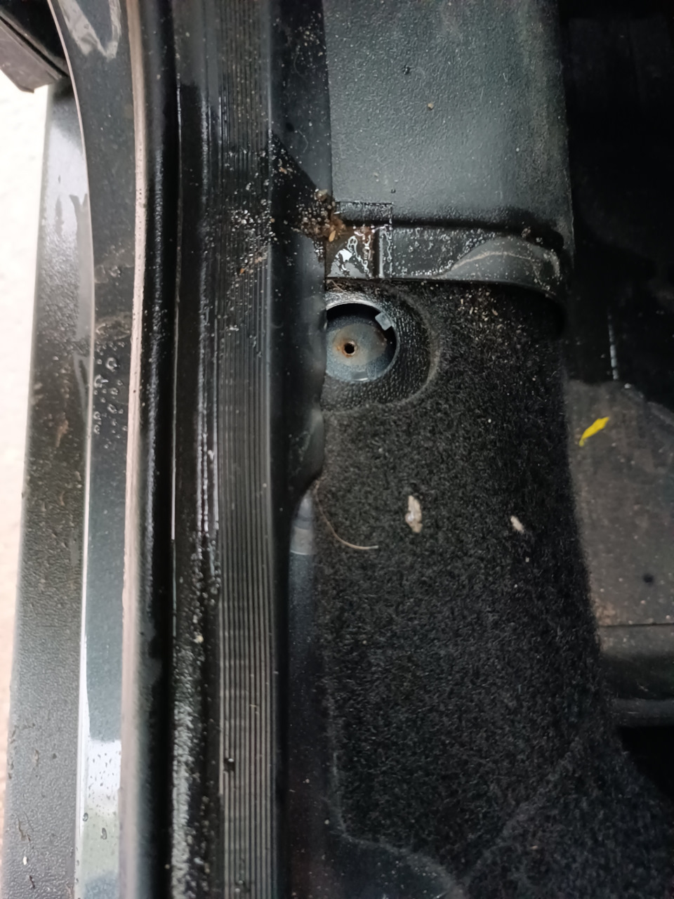 Нива потекла там где не ждал — Lada Niva Travel, 1,7 л, 2021 года ...