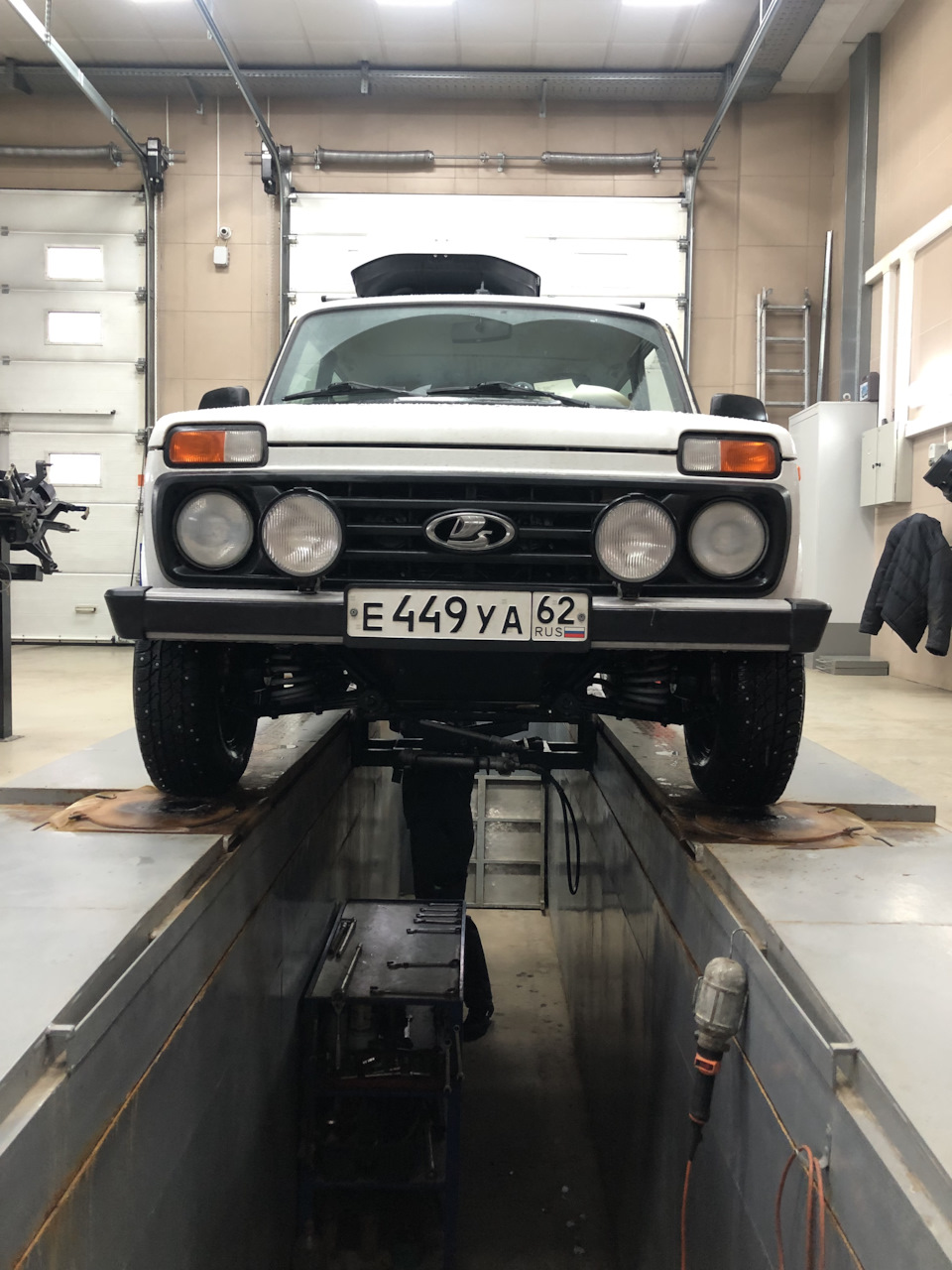 Протяжка подвески плюс проверка развала—схождения — Lada 4x4 3D, 1,7 л,  2023 года | техосмотр | DRIVE2