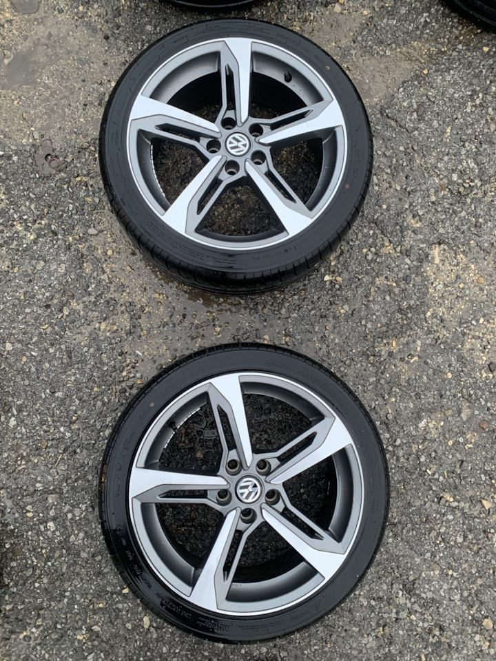 Шины летние Triangle Group 235/40 R18, литые диски 8Jx18 ET39 5x112. Б ...