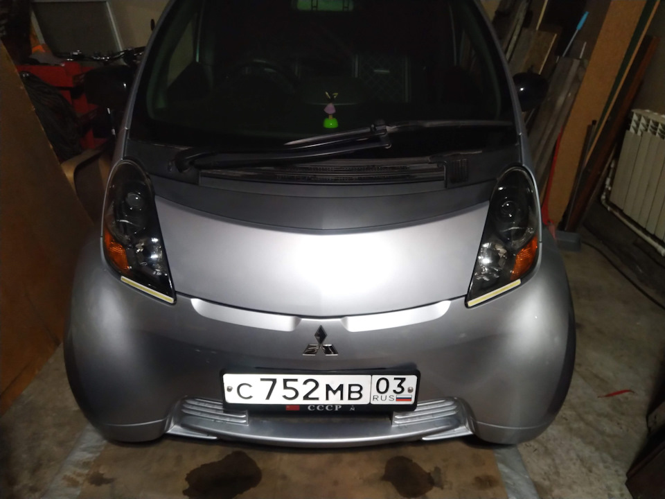 Замена "стекла" фары. Как расклеить фару. Исправляю свет на "левый ...