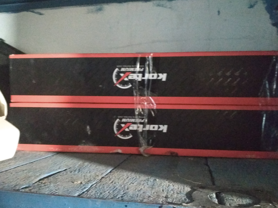 Амортизаторы задние комплект на Mitsubishi ASX, Mitsubishi Outlander ...